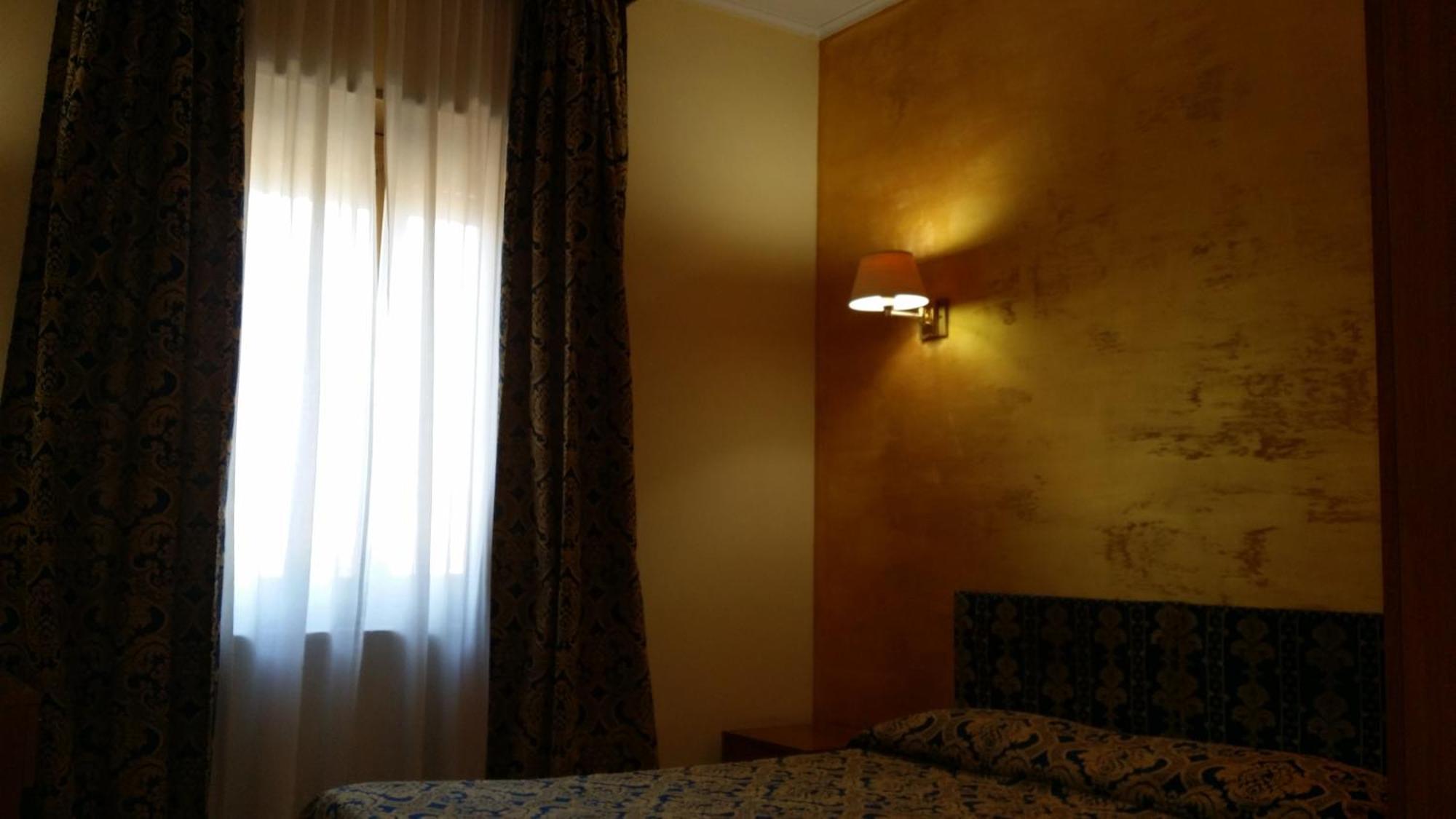 Hotel Industrial Roma Exterior foto